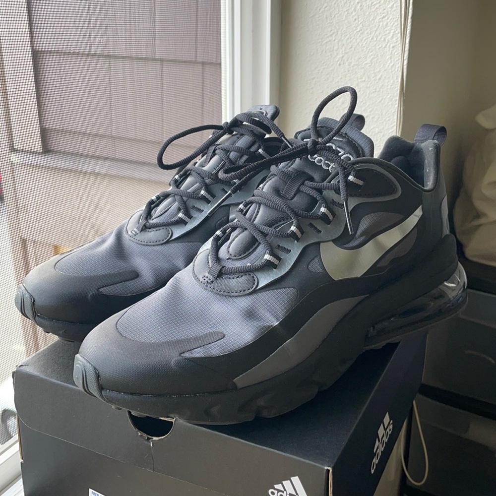 Nike Men’s Air Max 270 React WTR Sz 9.5